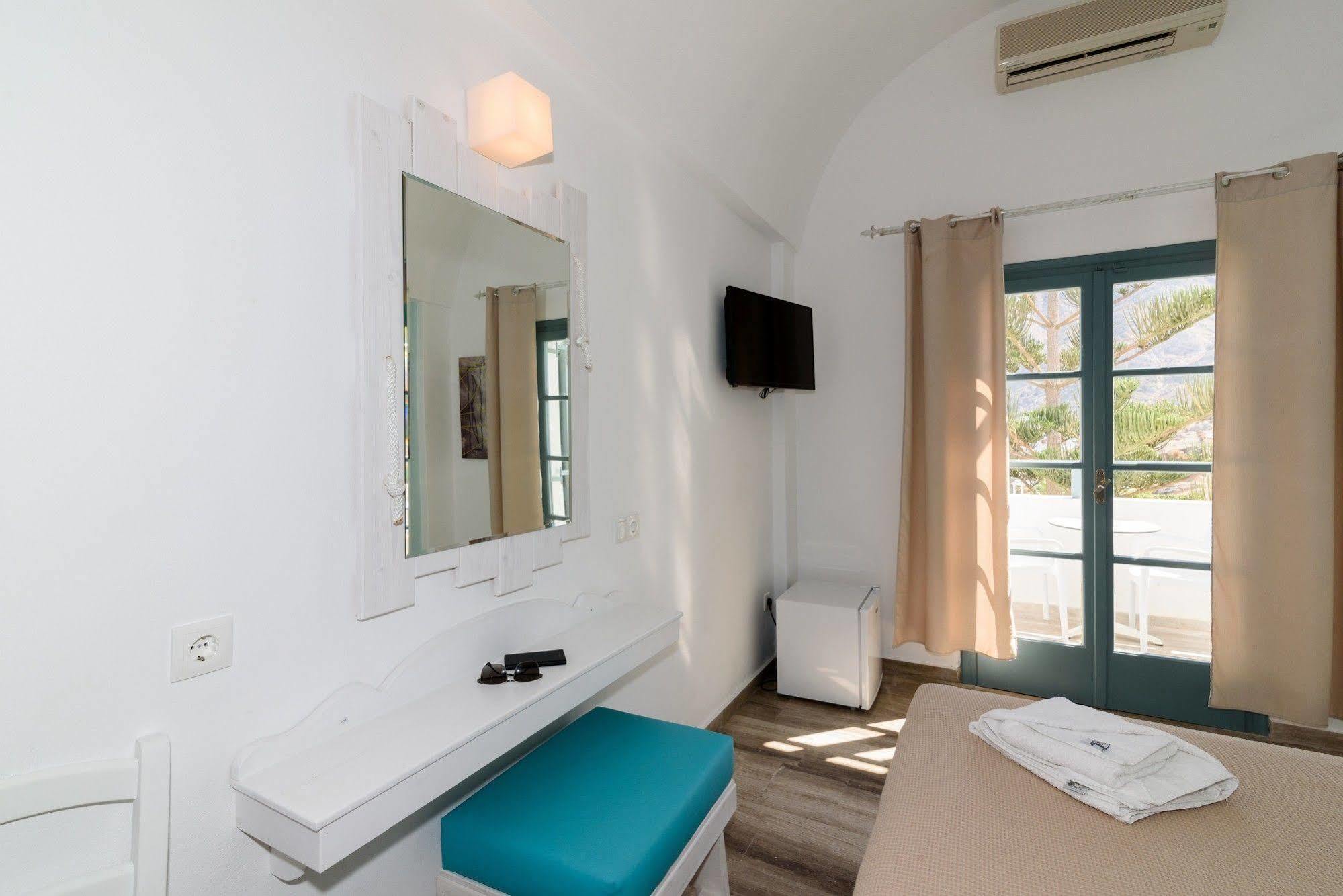 อลิทานา บูทิก โฮเต็ล ซานโตรินี Hotel คามารี ภายนอก รูปภาพ
